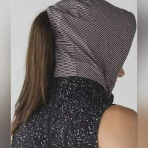 Lululemon Go The Distance Lightweight Vest, Size 6. - Picture 8 of 10